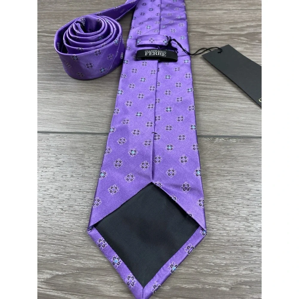 Gianfranco Ferre Men's 100% Silk Geometric Pattern Neck‎ Tie Purple New